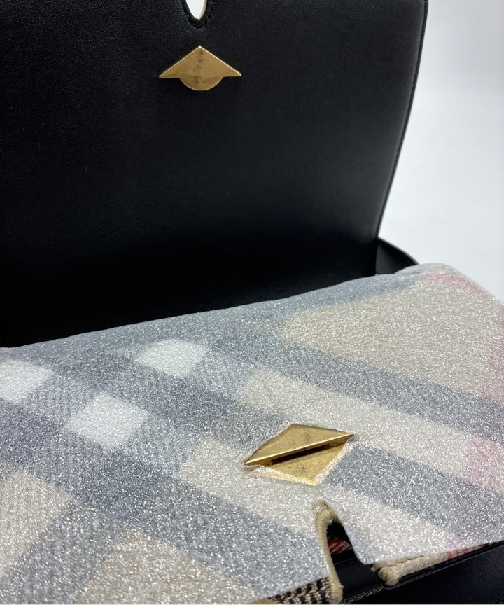 BURBERRY กระเป๋าสะพาย