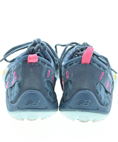 New Balance รองเท้าผ้าใบ