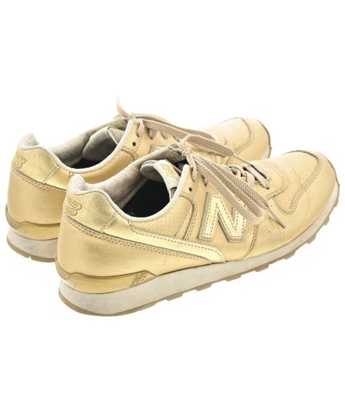 New Balance รองเท้าผ้าใบ