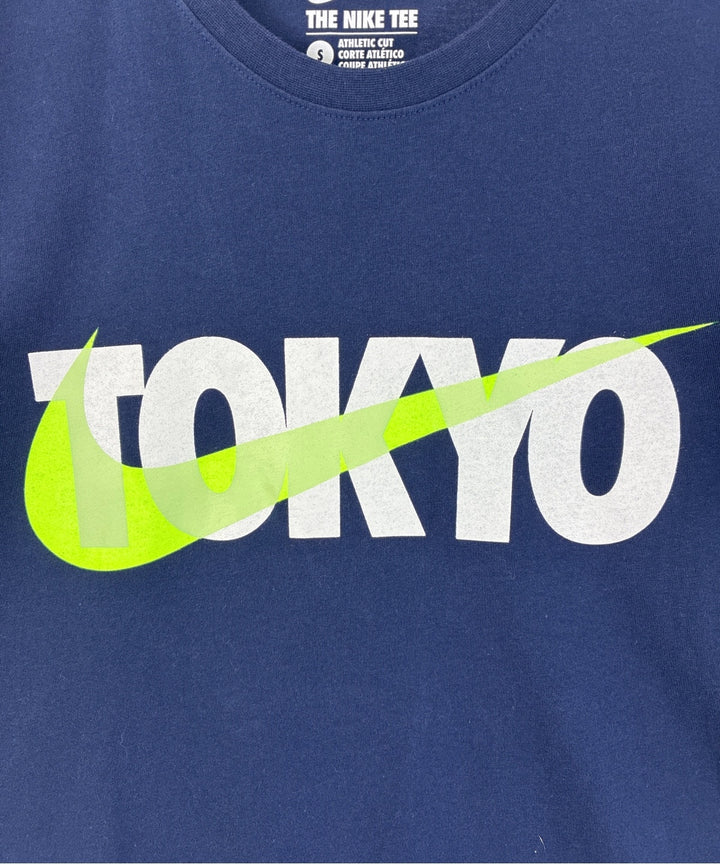 NIKE เสื้อยืด/เสื้อท็อปส์