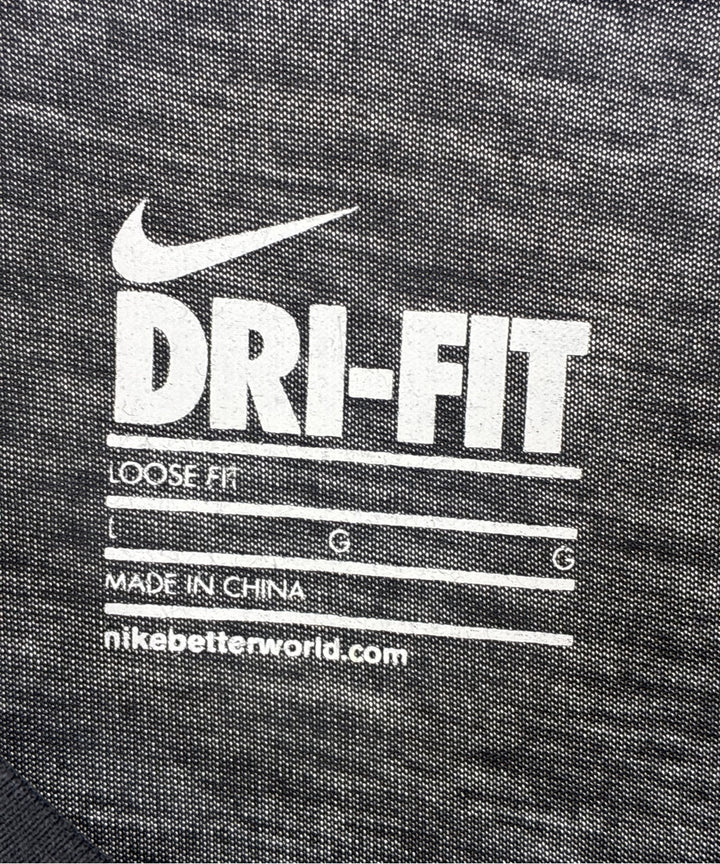 NIKE เสื้อยืด/เสื้อท็อปส์