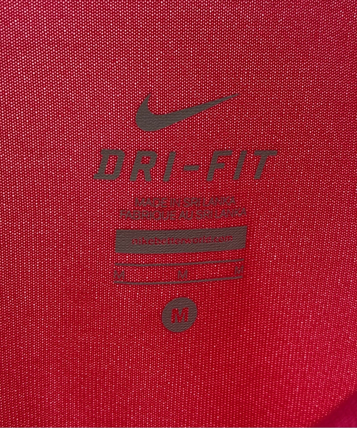 NIKE เสื้อยืด/เสื้อท็อปส์