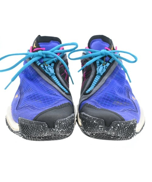 NIKE รองเท้าผ้าใบ