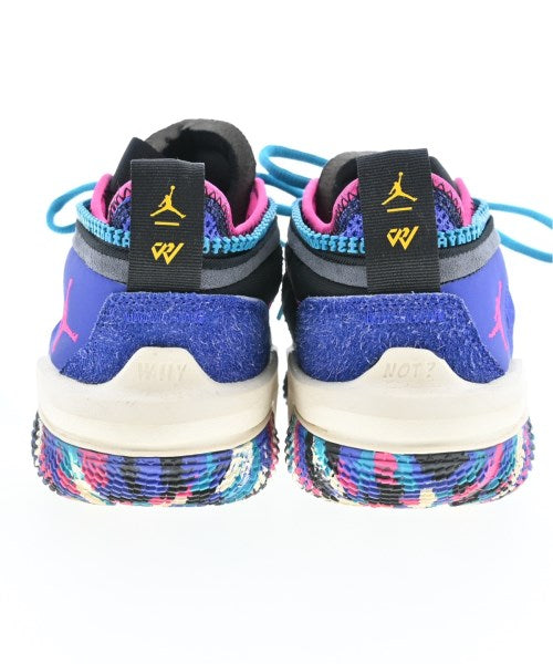 NIKE รองเท้าผ้าใบ