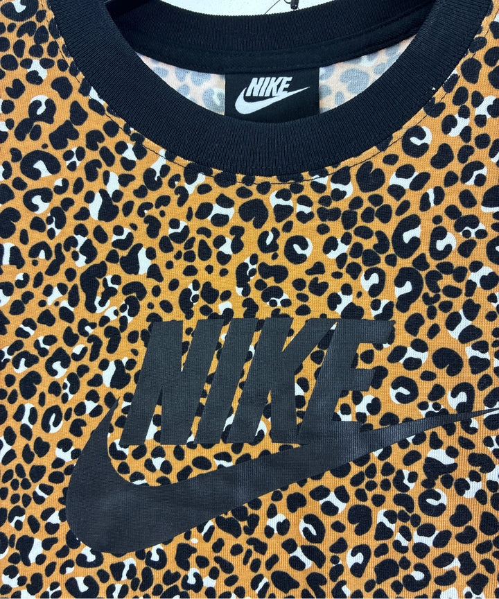 NIKE เสื้อยืด/เสื้อท็อปส์