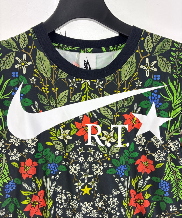 NIKE เสื้อเชิ้ต