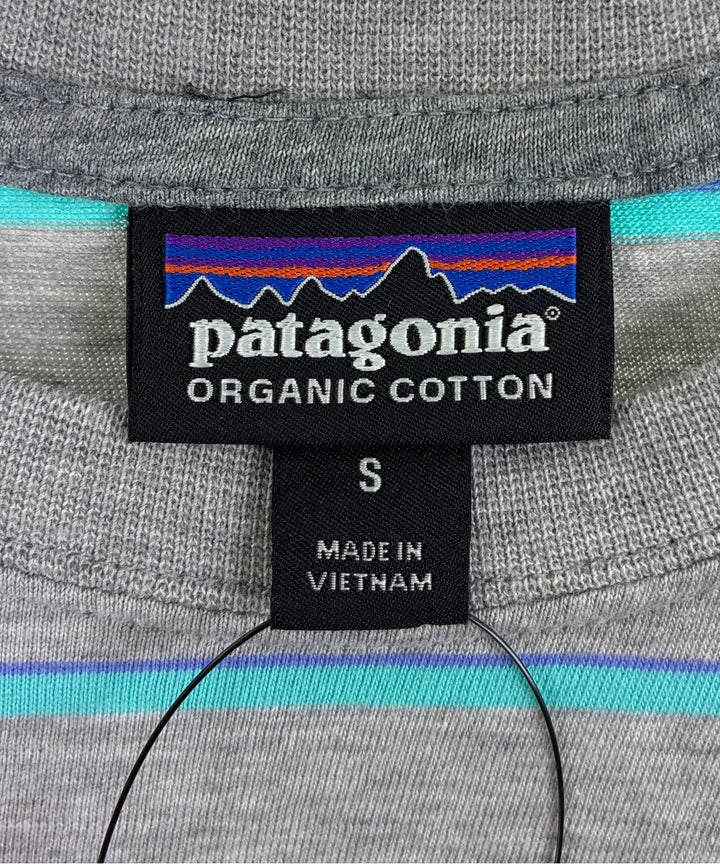 patagonia เสื้อยืด/เสื้อท็อปส์