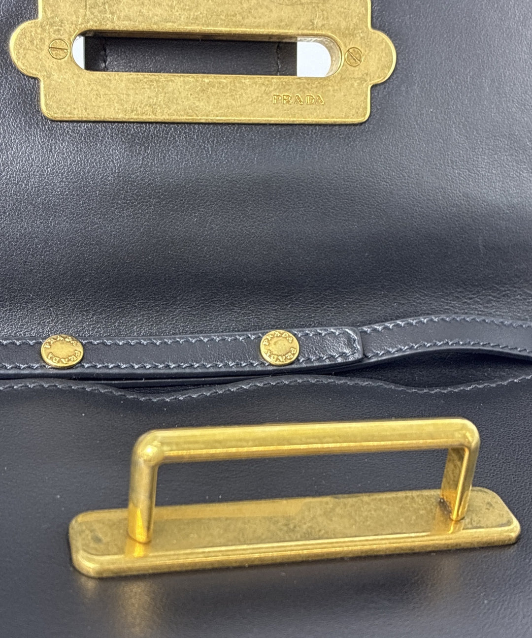 PRADA กระเป๋าสะพาย