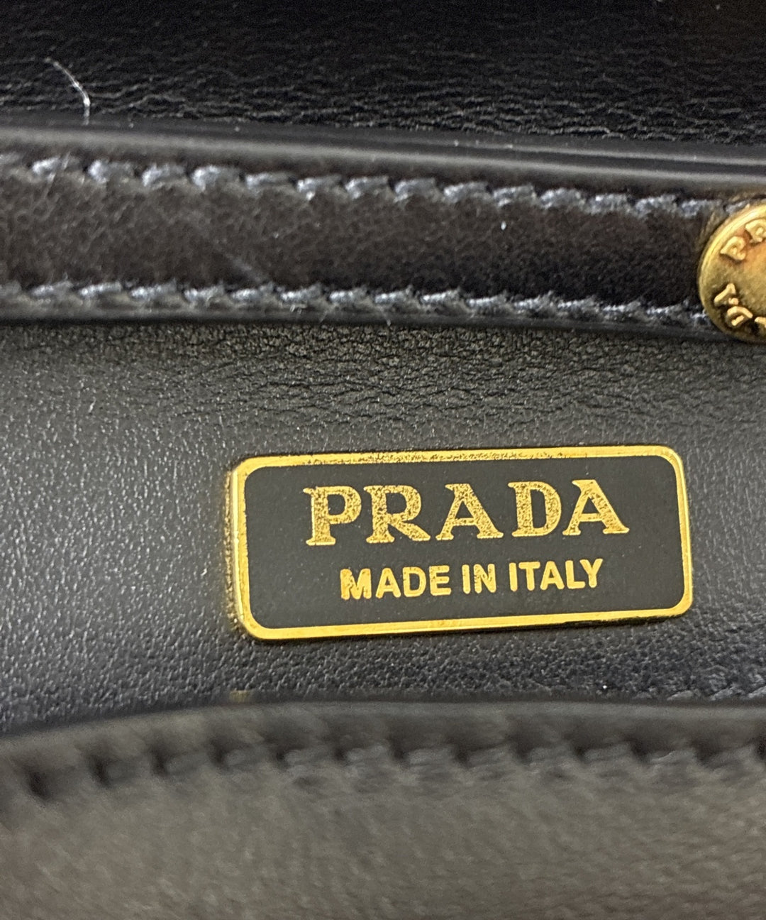 PRADA กระเป๋าสะพาย