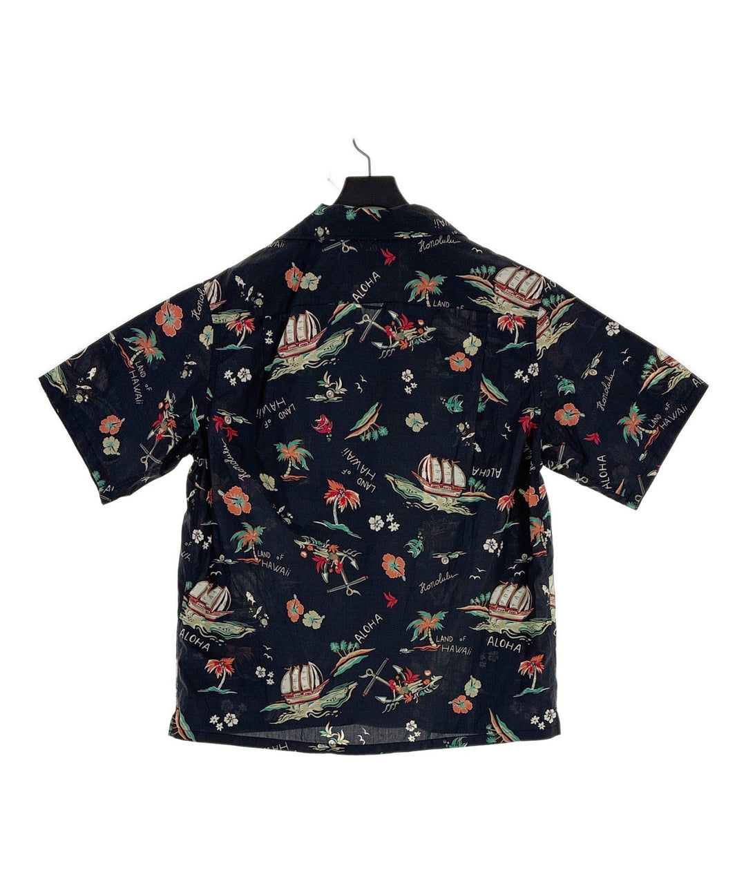 PRADA เสื้อลำลอง