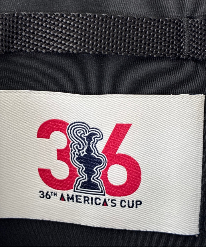 PRADA เสื้อพาร์กาภูเขา