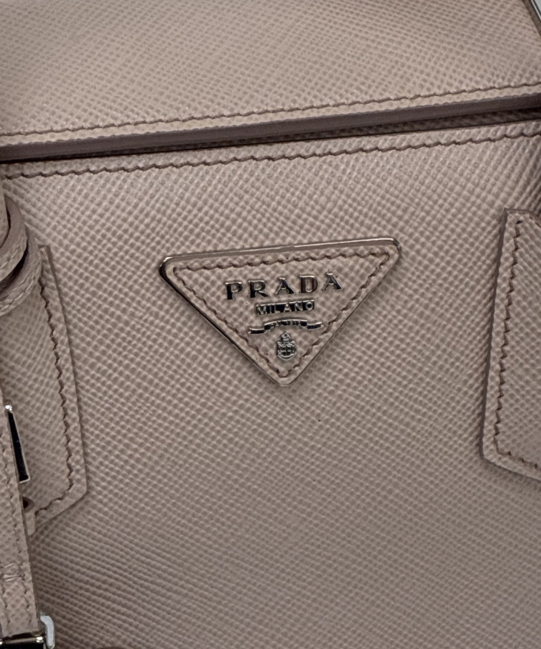 PRADA กระเป๋าถือ