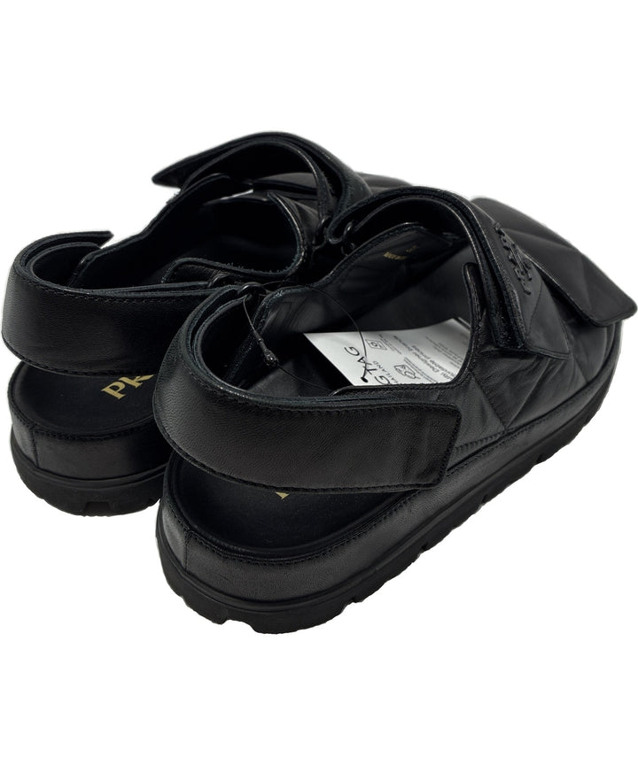 PRADA รองเท้าแตะ