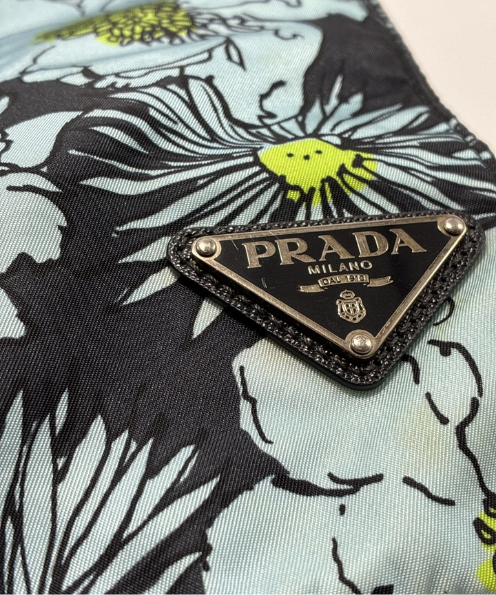 PRADA กระเป๋าถือขนาดใหญ่