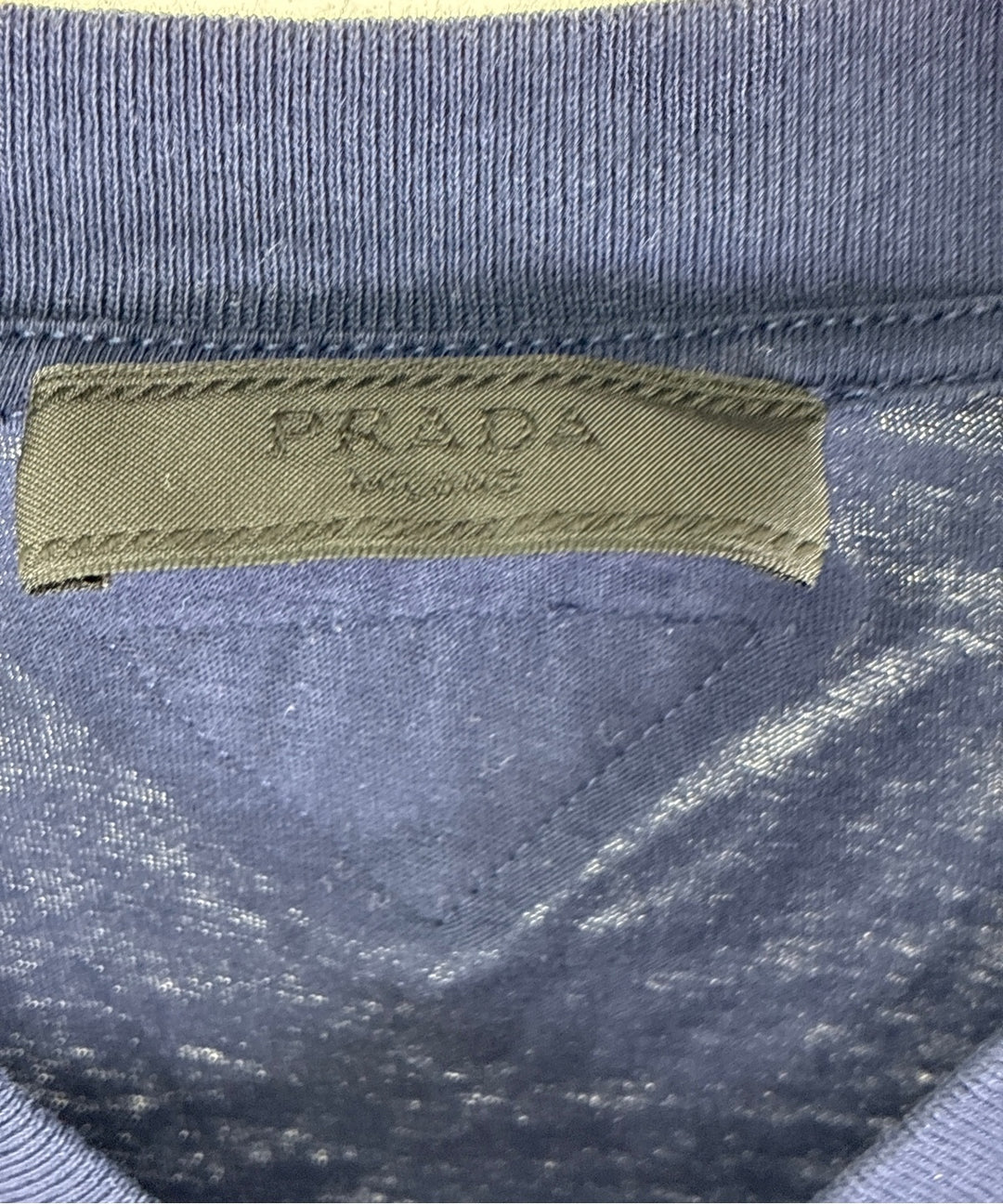 PRADA เสื้อยืด/เสื้อท็อปส์