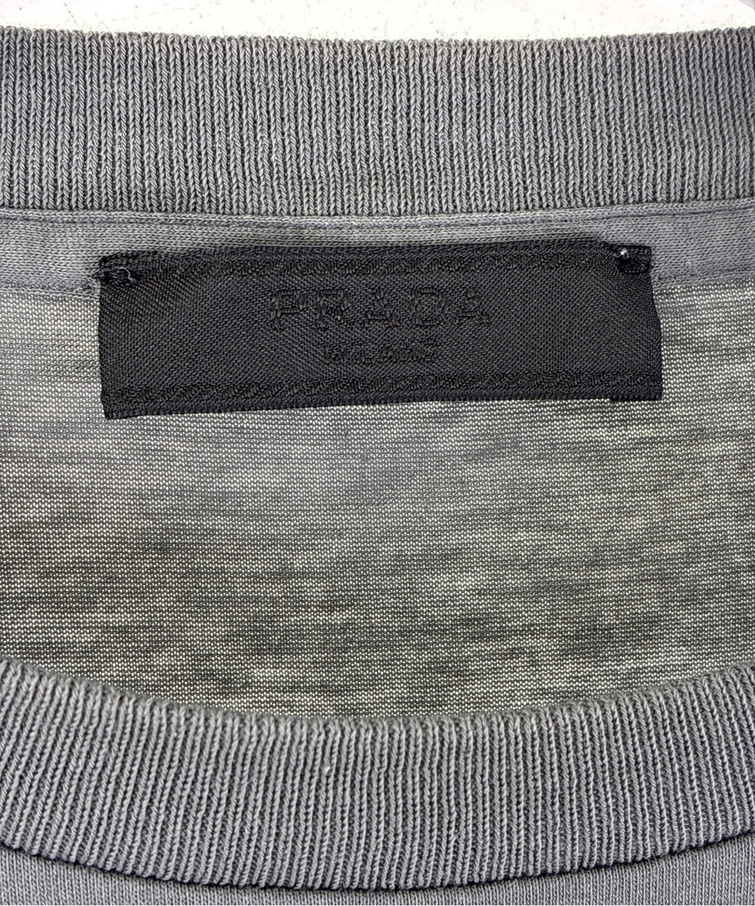 PRADA เสื้อยืด/เสื้อท็อปส์