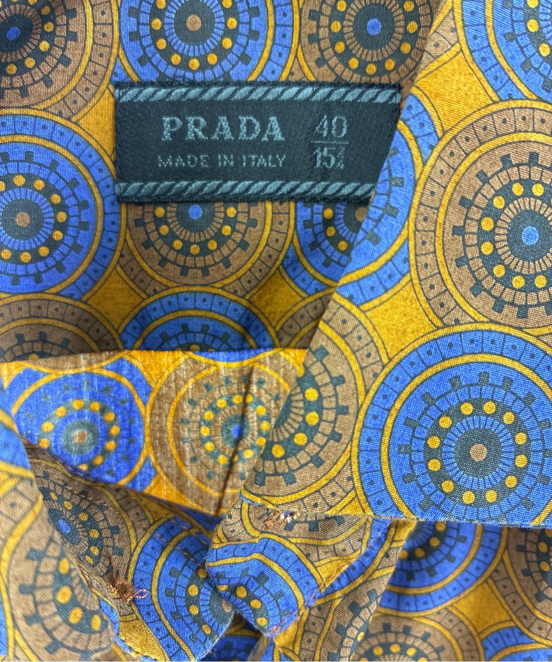 PRADA เสื้อลำลอง