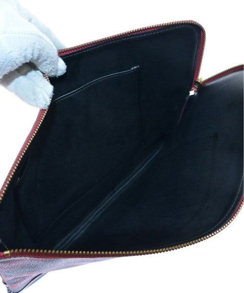 UNDER COVER Clutches