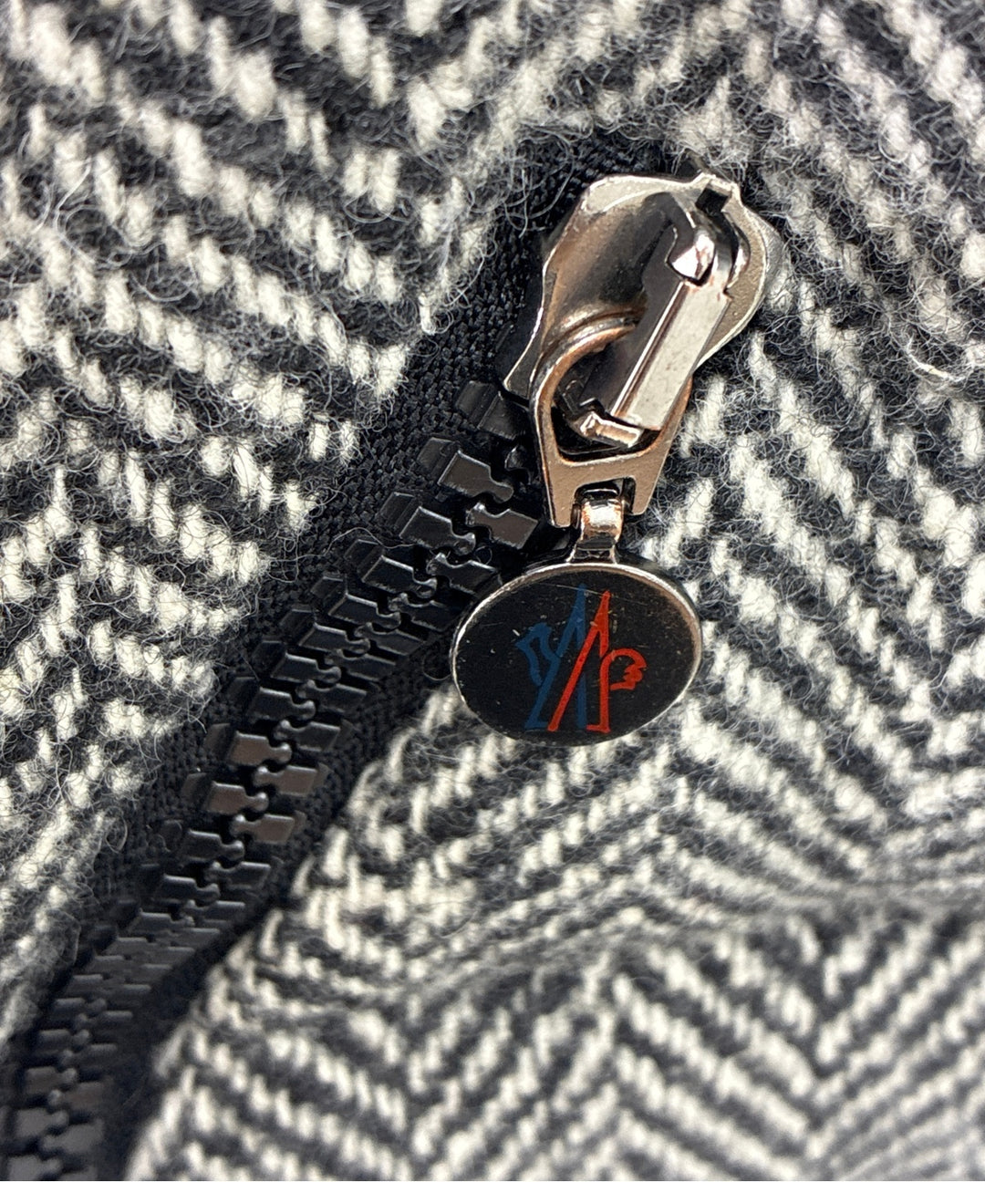 MONCLER แจ็คเก็ตดาวน์/เสื้อกั๊ก