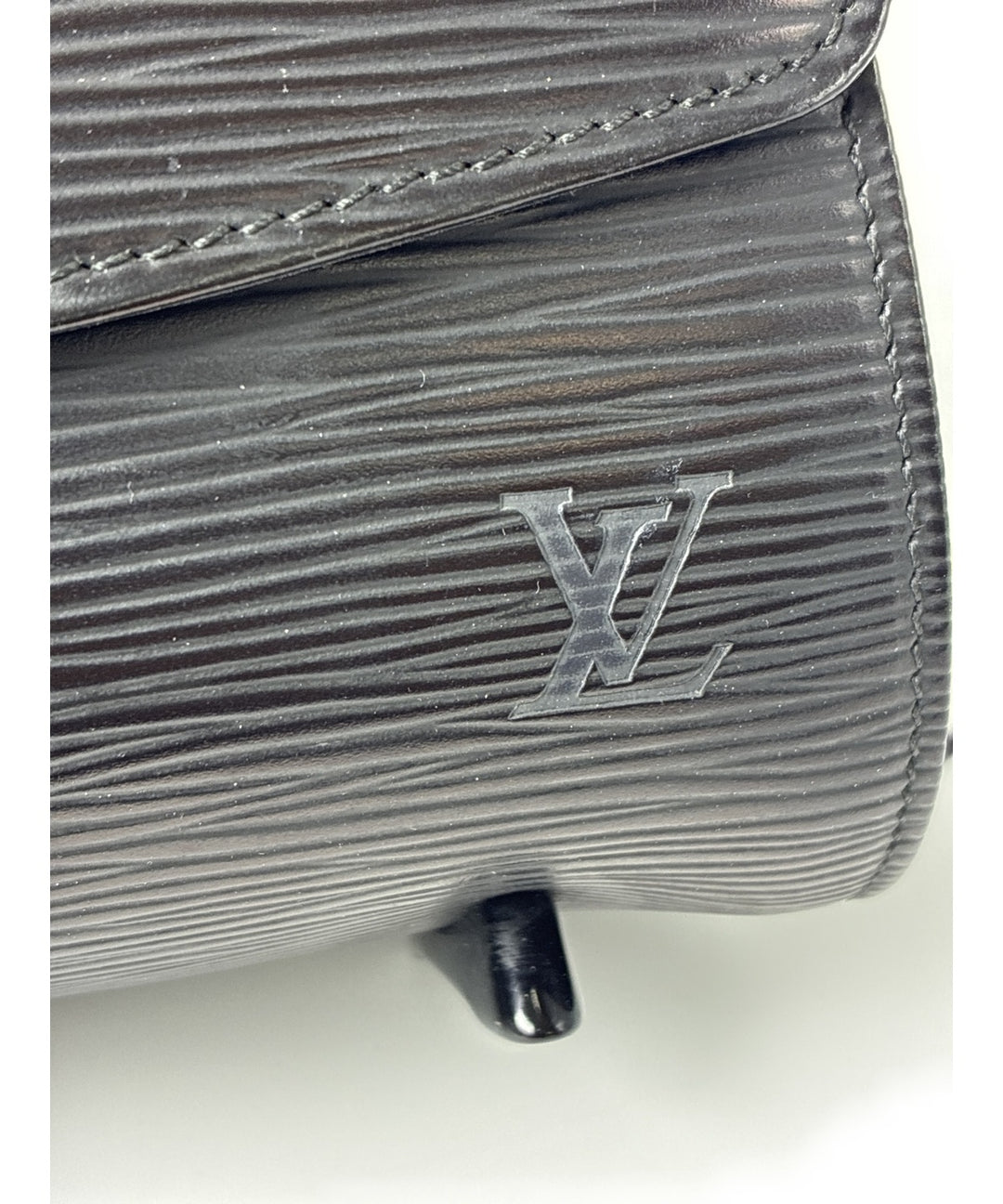 LOUIS VUITTON กระเป๋าสะพาย