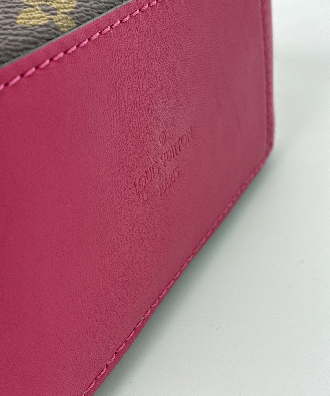 LOUIS VUITTON กระเป๋าสะพาย