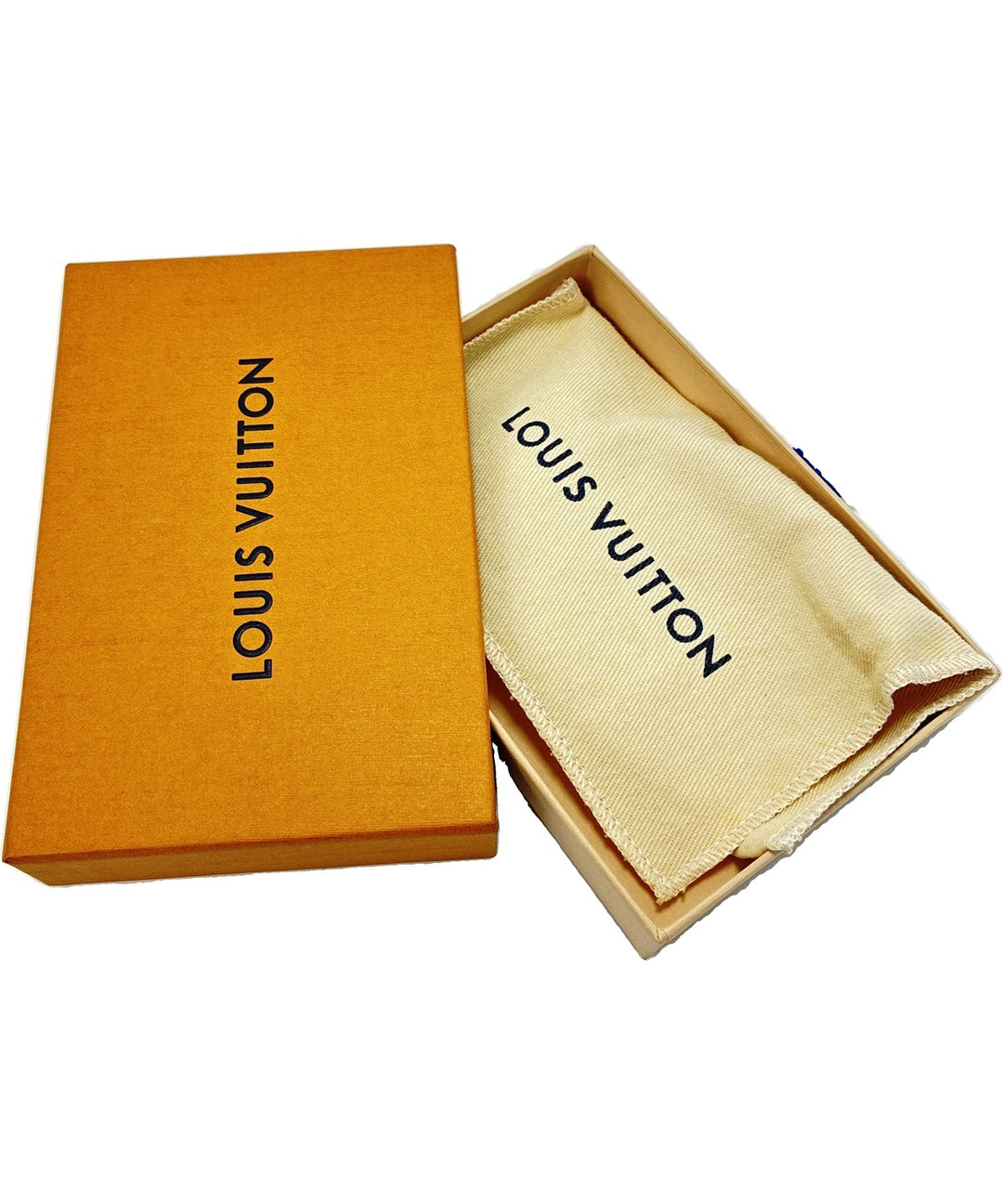 LOUIS VUITTON เครื่องประดับบนกระเป๋า