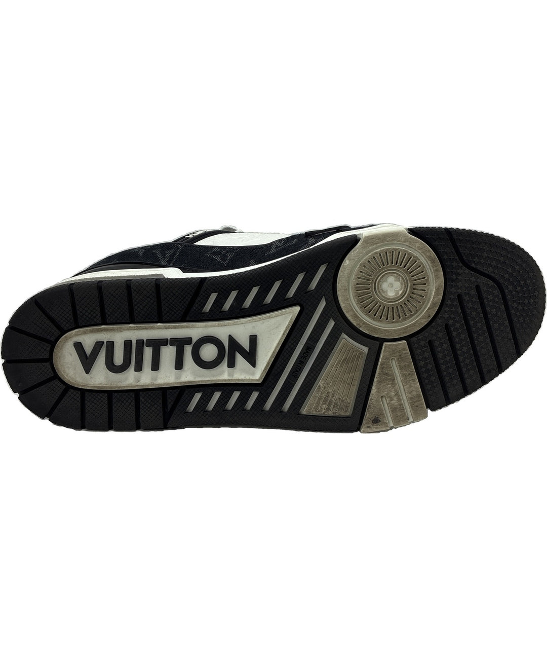 LOUIS VUITTON รองเท้าผ้าใบ