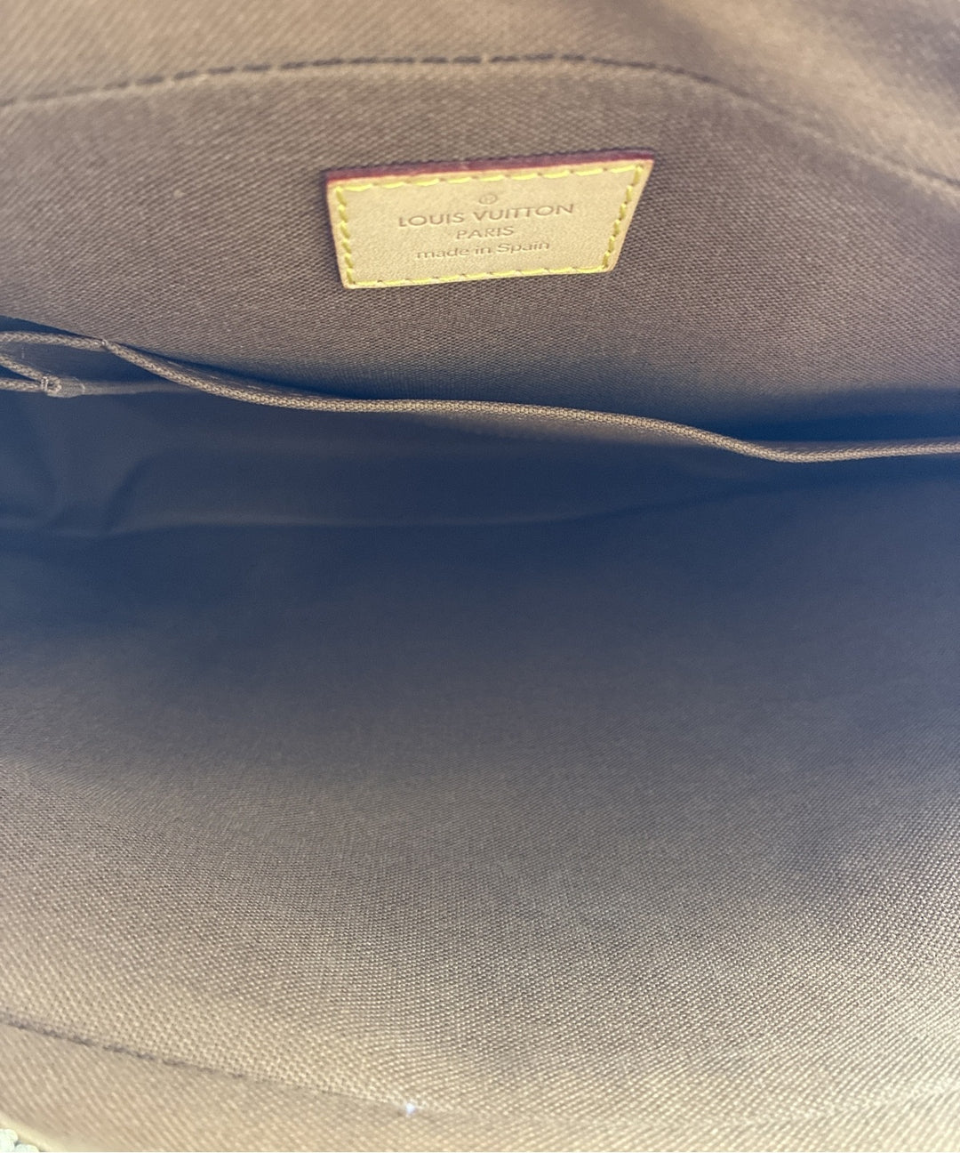 LOUIS VUITTON กระเป๋าสะพาย