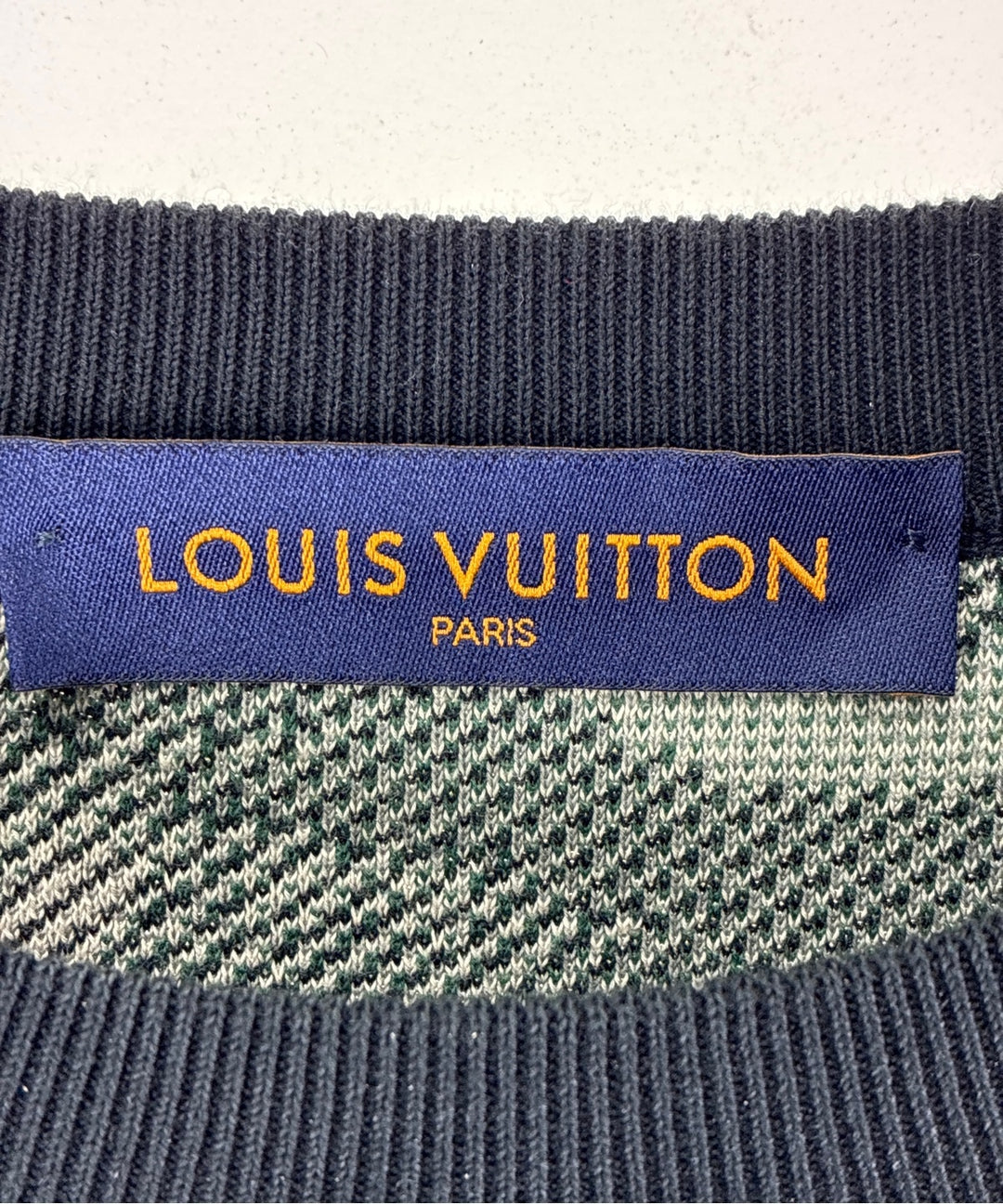 LOUIS VUITTON เสื้อกันหนาว