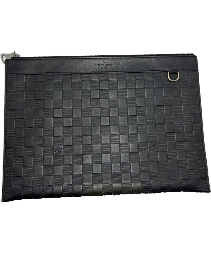 LOUIS VUITTON คลัตช์