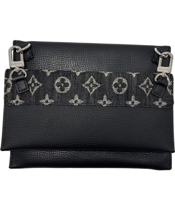 LOUIS VUITTON กระเป๋าสะพาย