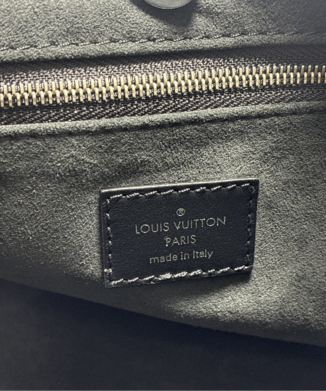 LOUIS VUITTON กระเป๋าสะพาย