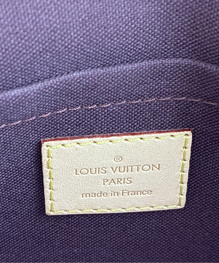 LOUIS VUITTON กระเป๋าสะพาย