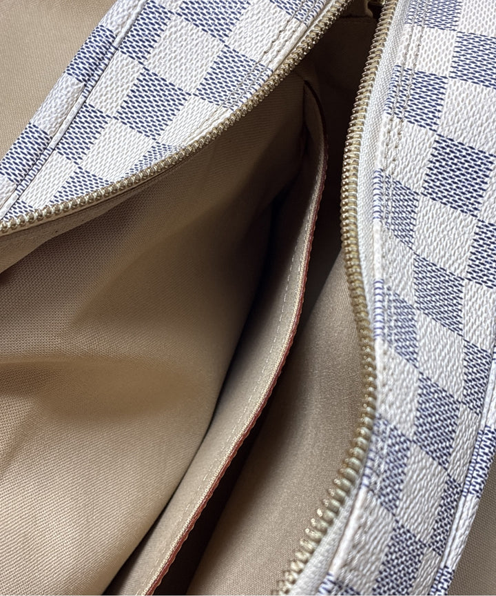 LOUIS VUITTON กระเป๋าสะพาย