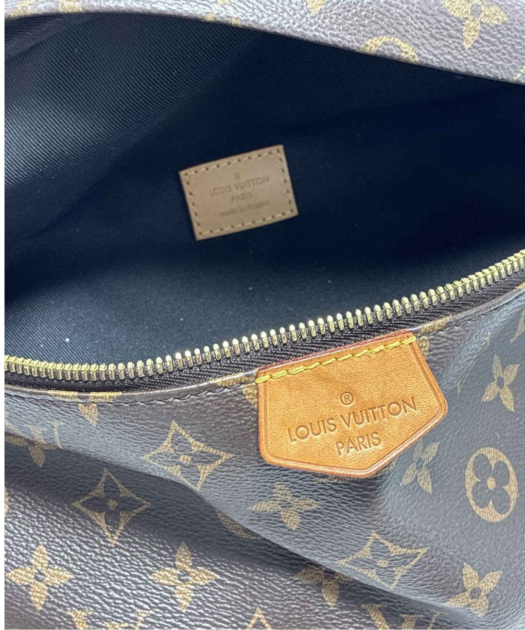 LOUIS VUITTON กระเป๋าสะพาย