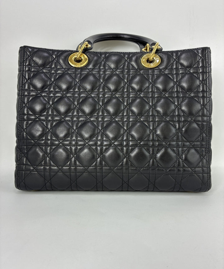 Christian Dior กระเป๋าถือขนาดใหญ่