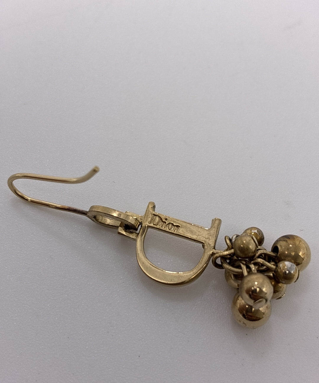 Christian Dior เจาะ