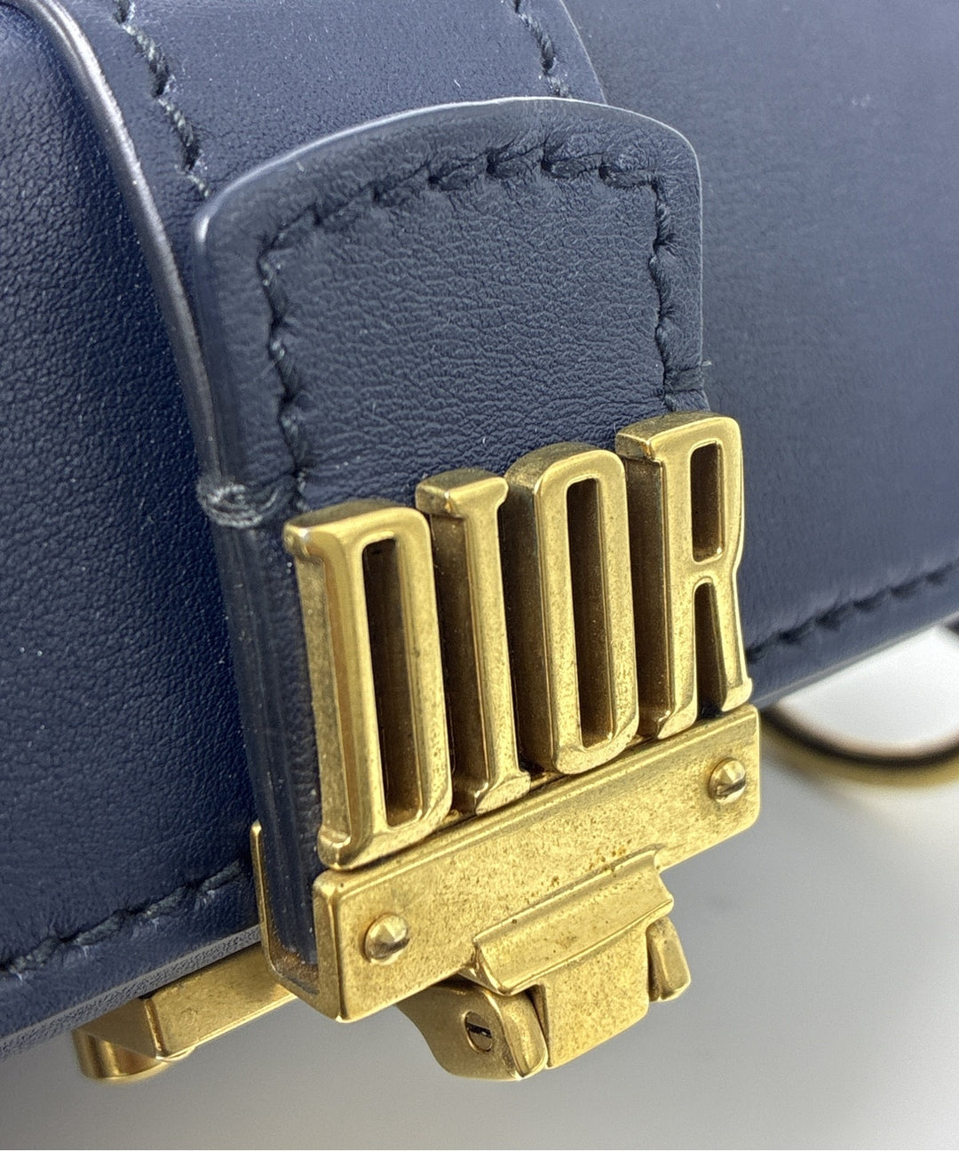 Christian Dior กระเป๋าสะพาย