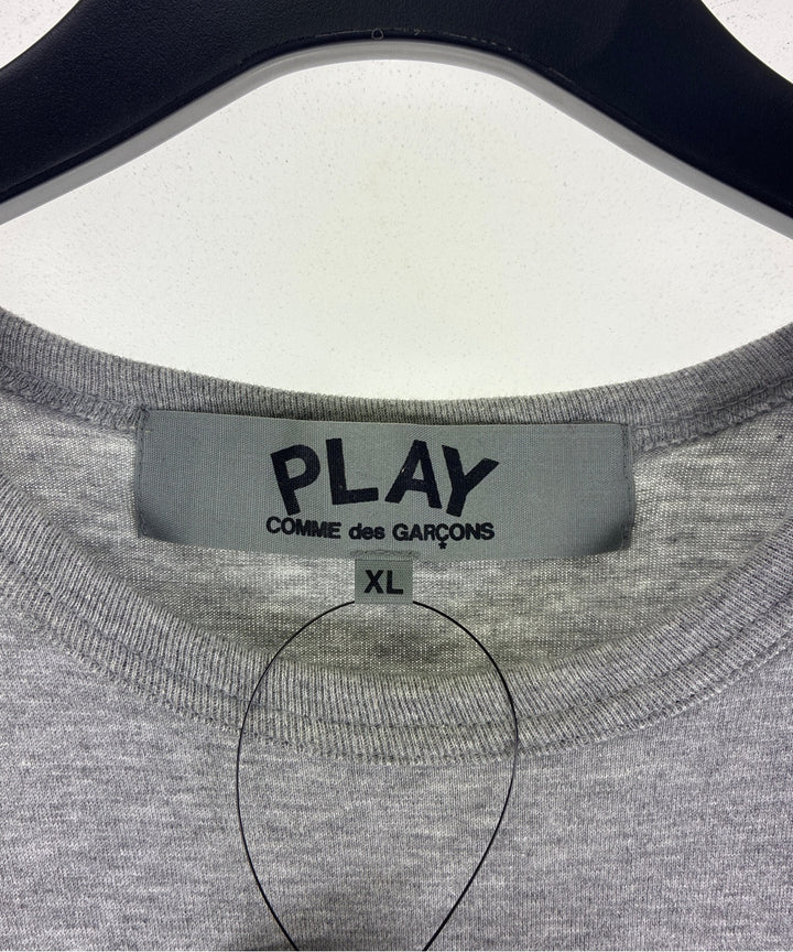 PLAY COMME des GARCONS เสื้อยืด/เสื้อท็อปส์