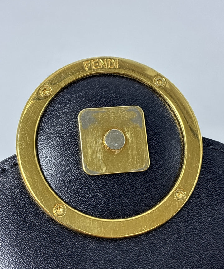 FENDI กระเป๋าสะพาย