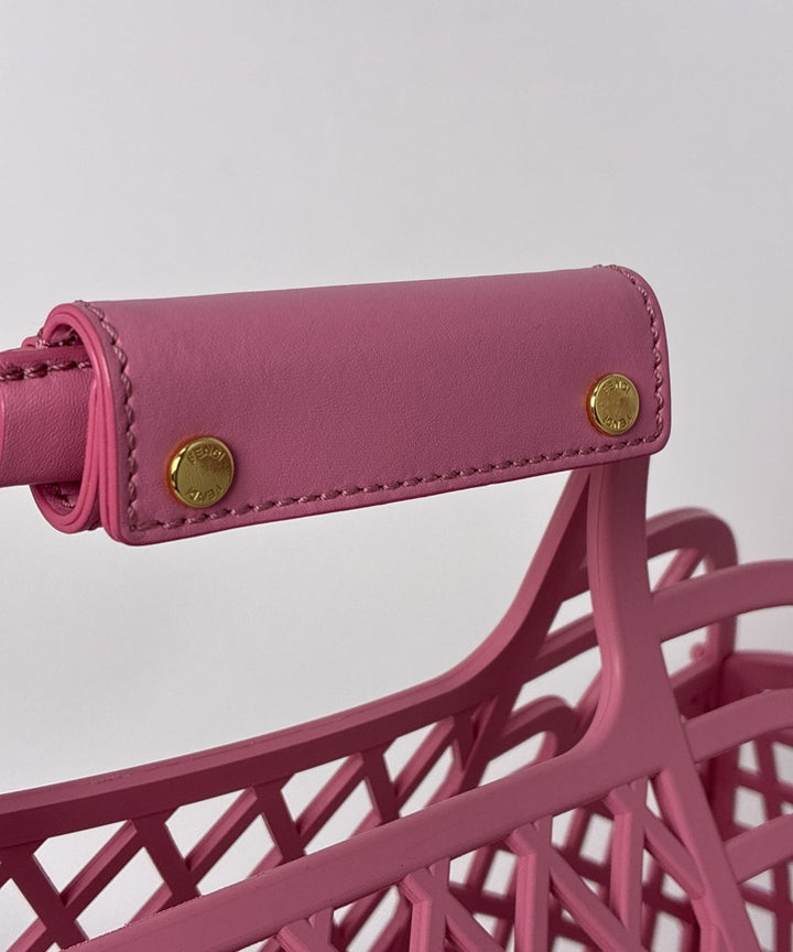 FENDI กระเป๋าถือขนาดใหญ่