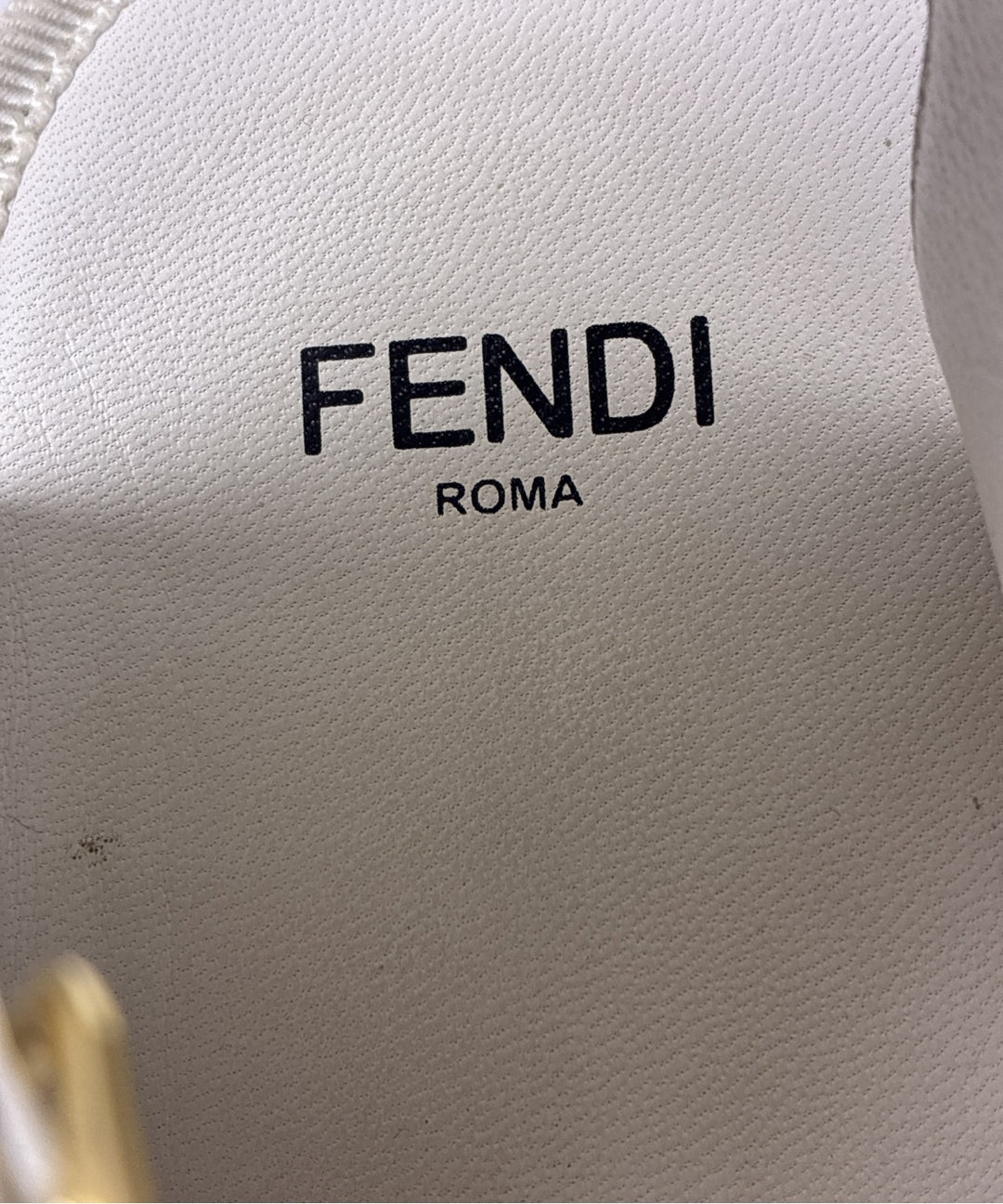 FENDI รองเท้าแตะ