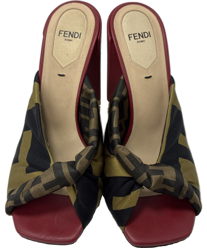 FENDI รองเท้าสวมทางการ