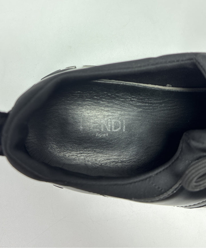 FENDI รองเท้าสวมทางการ