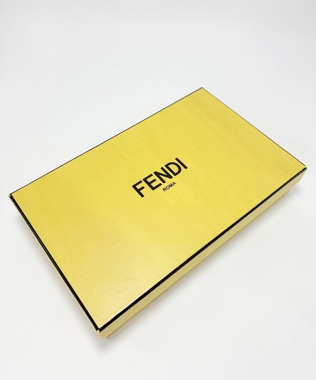 FENDI เครื่องประดับบนกระเป๋า