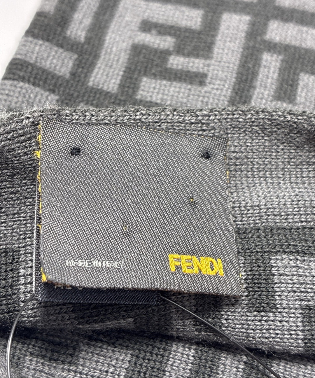 FENDI ผ้าพันคอกันหนาว