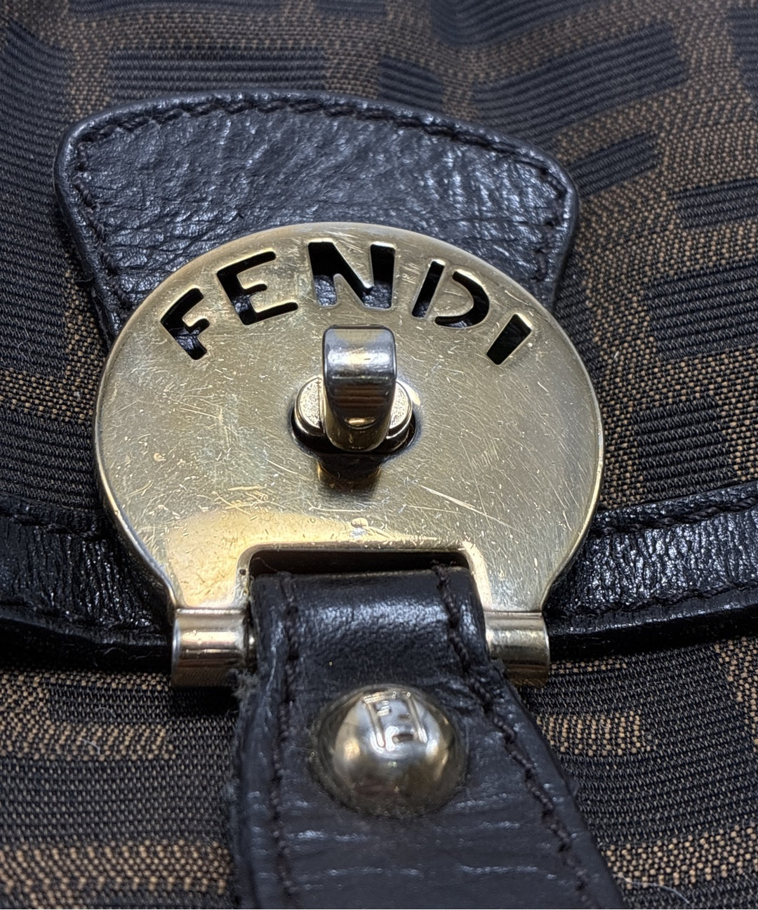 FENDI กระเป๋าสะพาย