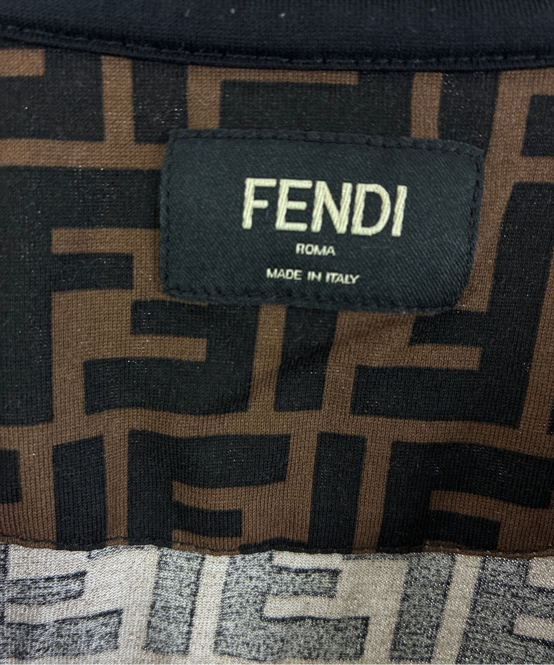 FENDI เสื้อยืด/เสื้อท็อปส์