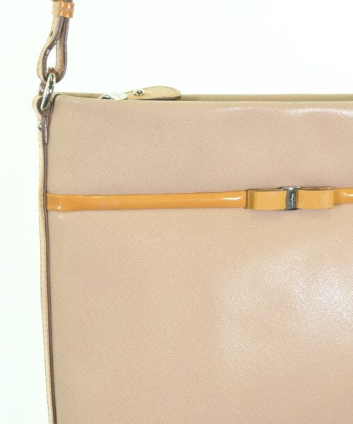 Salvatore Ferragamo กระเป๋าสะพาย