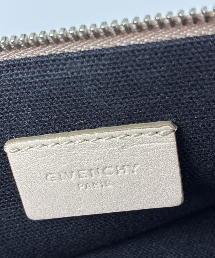 GIVENCHY คลัตช์